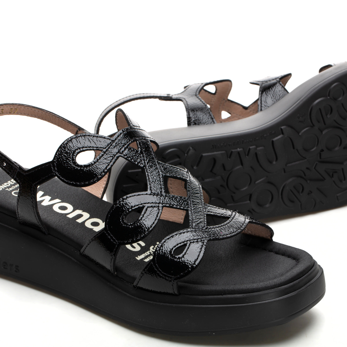 AURA - Black