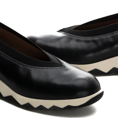 CASSANDRA - Black