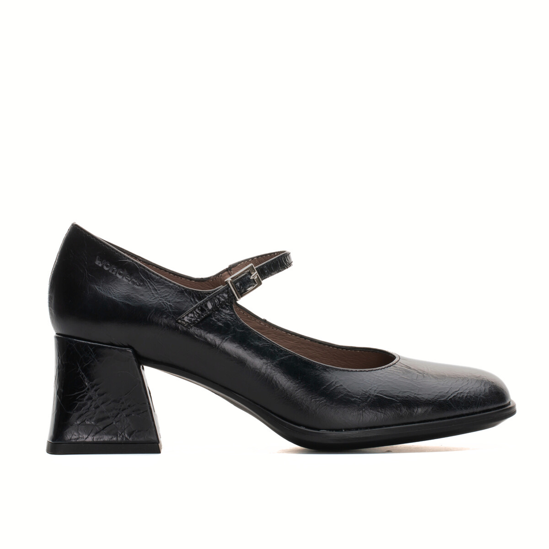 horizon-black-step-ahead-shoes